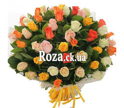A chic bouquet of roses