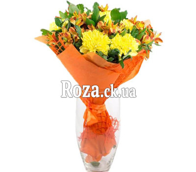 Yellow and orange flowers in a bouquet