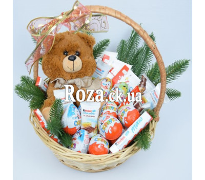 Christmas basket with Kinder