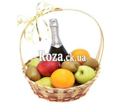 Фрукты и Asti Martini в корзине