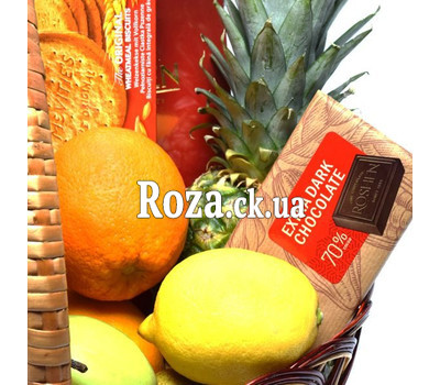Gift basket with wine