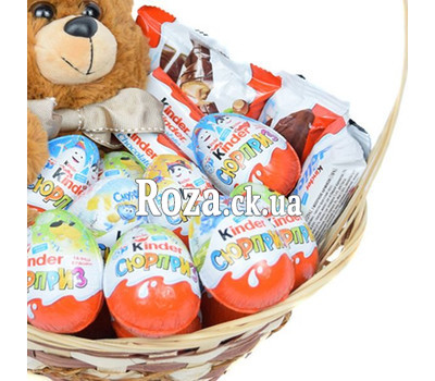 Кошик з кіндерами і Ведмедик 3