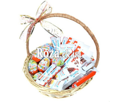 Корзина со сладостями киндер для детей