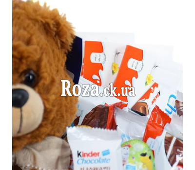Basket with sweets Kinder 2