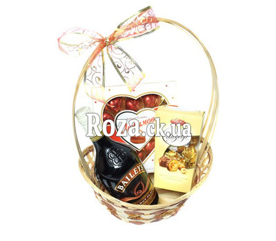 Gift basket with liqueur and sweets