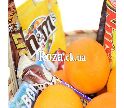 Gift basket with sweets and champagne