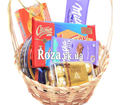 Корзинка со сладостями 2