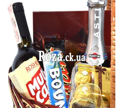Gift basket of products with alcohol 3