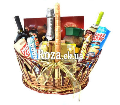 Gift basket of products with alcohol