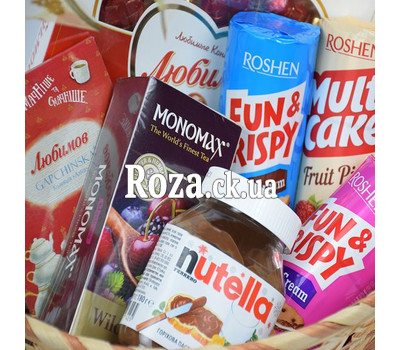 Gift Basket with Candy and Tea 2
