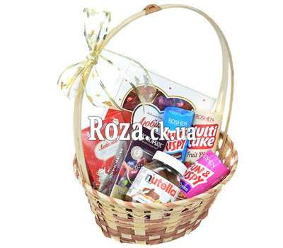Gift basket with candy and tea