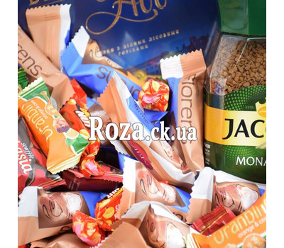 Gift basket with sweets and coffee Jacobs 2
