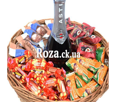 Gift Basket with Candy and Champagne 2