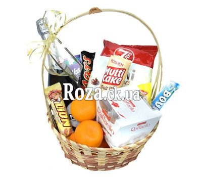 Gift basket with sweets and champagne