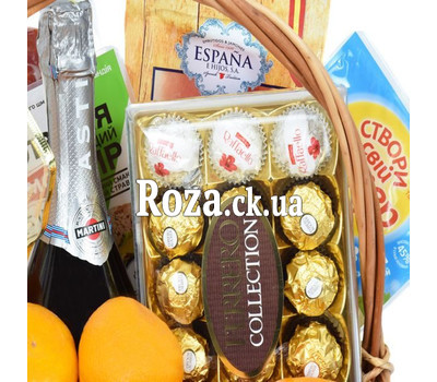 Gift grocery basket for a woman 2