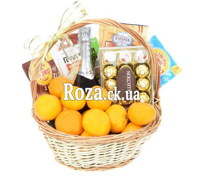 Gift grocery basket for a woman