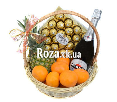 Delicious gift in the basket
