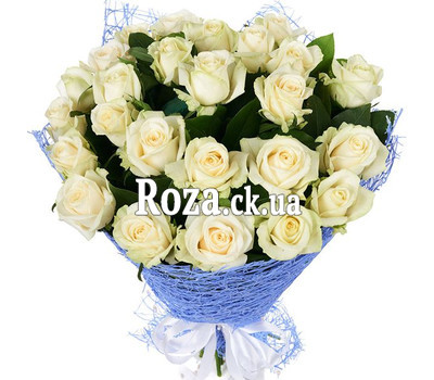 Bouquet of white roses