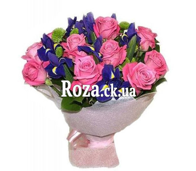Bouquet of irises and roses