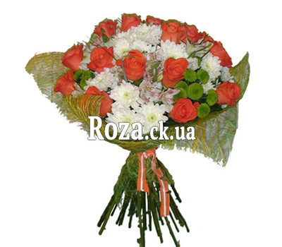 Bouquet of orange roses and chrysanthemums