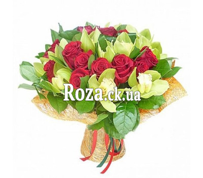 Bouquet of orchids and roses