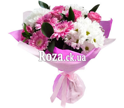 Bouquet of roses, gerberas and chrysanthemums
