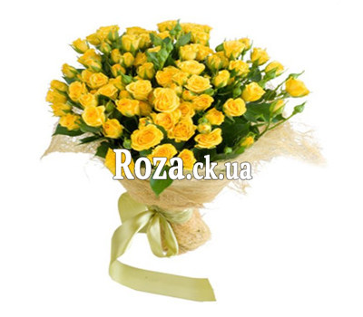 Bouquet of yellow spray roses