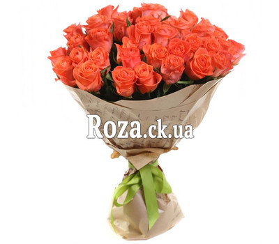 Bouquet of orange roses