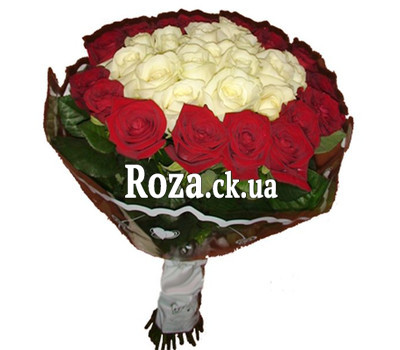 An unusual bouquet of roses