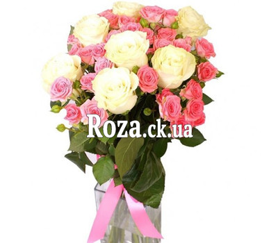 Delicate bouquet of roses spray