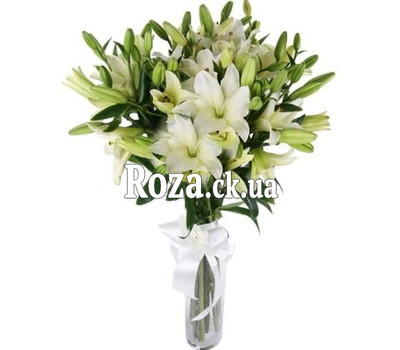 A charming bouquet of lilies
