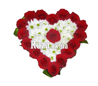 Heart of roses and chrysanthemums