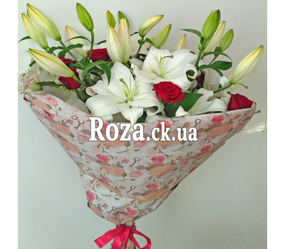 Large bouquet of lilies and roses 1