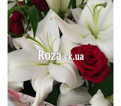 Large bouquet of lilies and roses 3