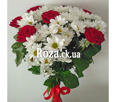 Nice bouquet of roses and chrysanthemums 1