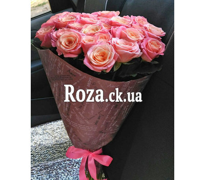 35 Miss Piggy roses in paper 2