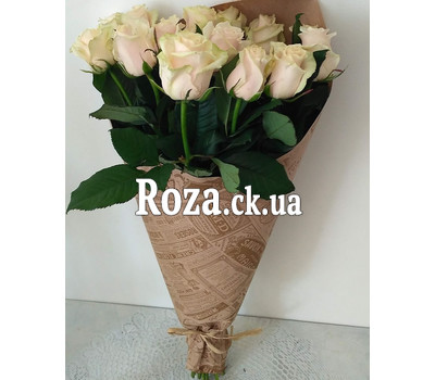 Bouquet of peach roses 1