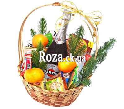 Basket for New Year with champagne 1