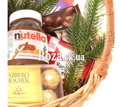 Basket for New Year with wine and chocolate 2