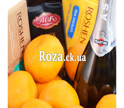 Gift basket with chocolate 1