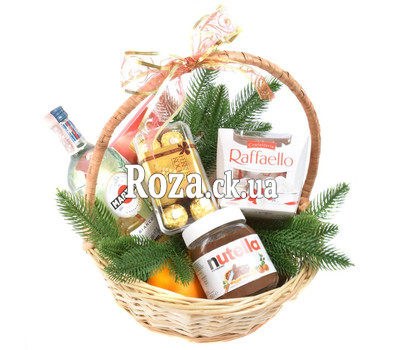 Новогодняя корзина с Мартини и конфетами
