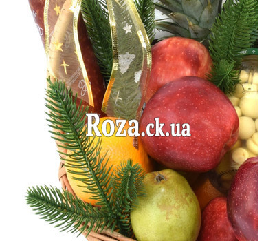 New Year's gift basket with champagne 1