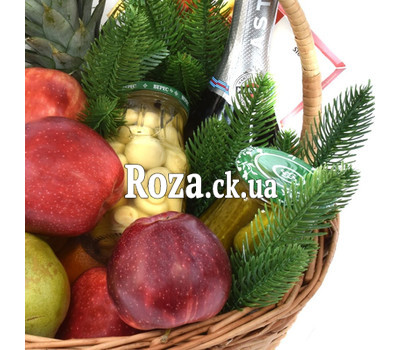 New Year's gift basket with champagne 2