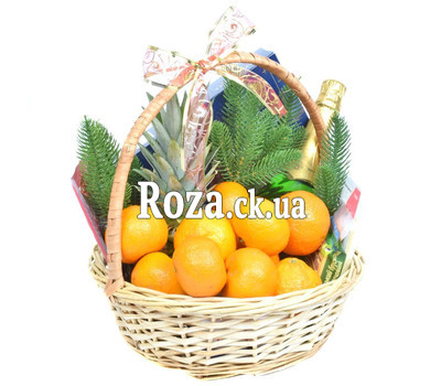 Christmas gift basket with alcohol