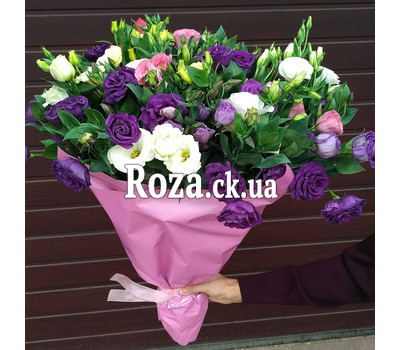 Lush bouquet of eustomas 2
