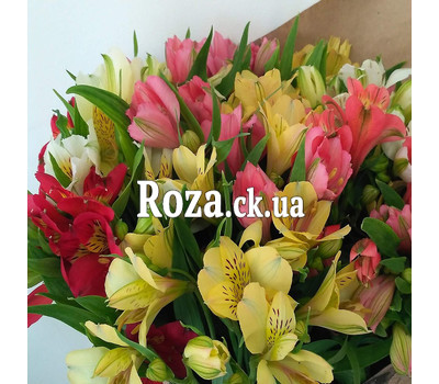Glorious bouquet of alstroemerias 1
