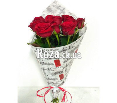 Trendy bouquet of red roses 4