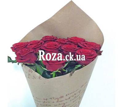 Trendy bouquet of red roses 7