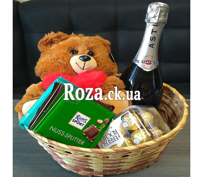 Basket of champagne, toy and sweets 1
