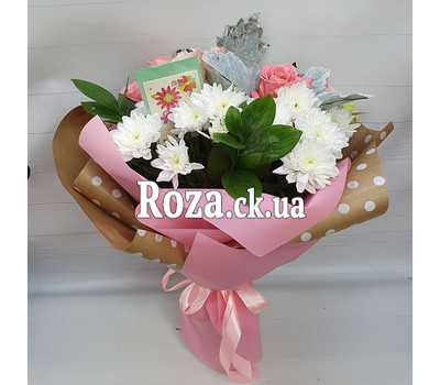 Delicate bouquet of flowers 6